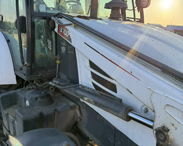 Белый Бобкэт B, объемом двигателя 0 л и пробегом 100 тыс. км за 53000 $, фото 17 на Automoto.ua