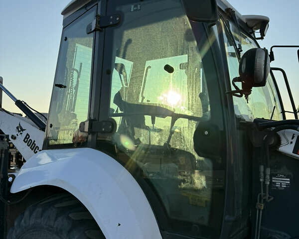 Белый Бобкэт B, объемом двигателя 0 л и пробегом 100 тыс. км за 53000 $, фото 14 на Automoto.ua