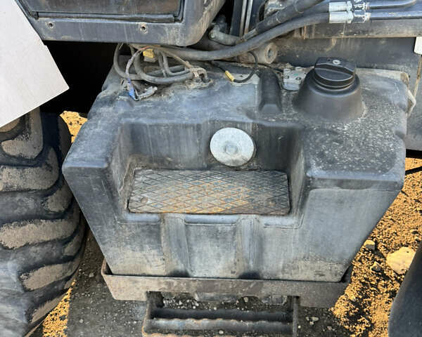 Белый Бобкэт B, объемом двигателя 0 л и пробегом 100 тыс. км за 53000 $, фото 13 на Automoto.ua