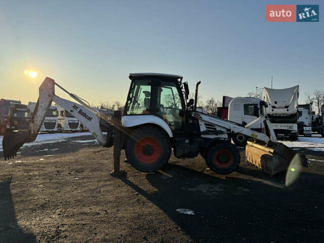 Белый Бобкэт B, объемом двигателя 0 л и пробегом 100 тыс. км за 53000 $, фото 3 на Automoto.ua