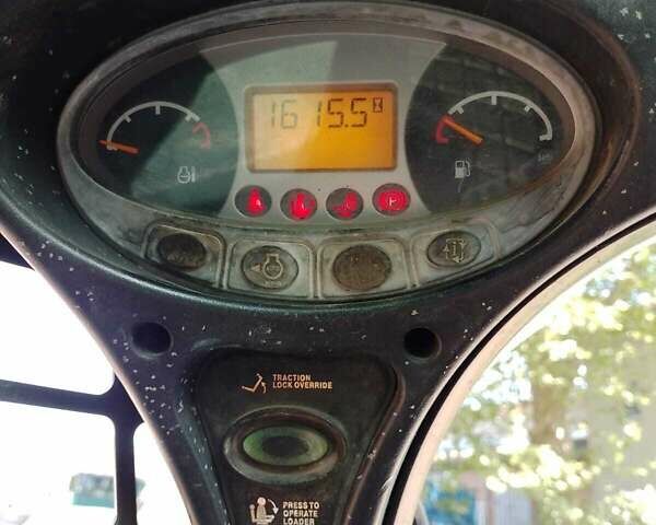 Зеленый Бобкэт S450, объемом двигателя 0 л и пробегом 11 тыс. км за 30300 $, фото 8 на Automoto.ua