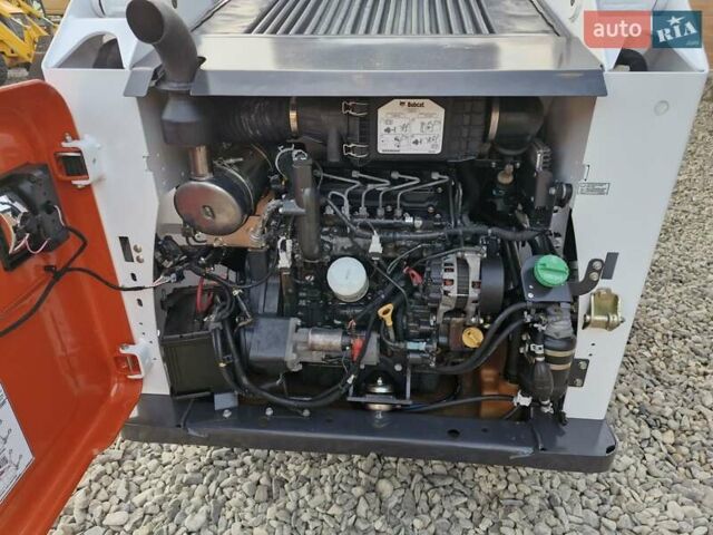 Бобкэт S550, объемом двигателя 2.2 л и пробегом 250 тыс. км за 29651 $, фото 1 на Automoto.ua