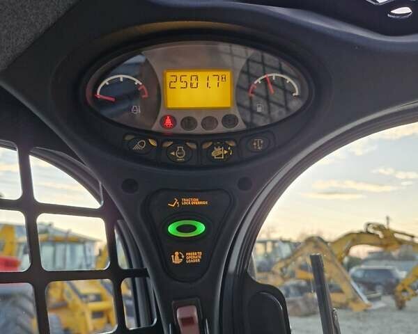 Бобкэт S550, объемом двигателя 2.2 л и пробегом 250 тыс. км за 29651 $, фото 10 на Automoto.ua