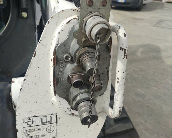 Бобкэт T740 2015 в Луцке на Automoto.ua Белый Бобкэт T740, объемом двигателя 3.8 л и пробегом 4 тыс. км за 61422 $, фото 8 на Automoto.ua