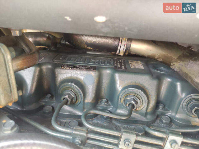 Бобкэт T740 2015 в Луцке на Automoto.ua Белый Бобкэт T740, объемом двигателя 3.8 л и пробегом 4 тыс. км за 61422 $, фото 13 на Automoto.ua