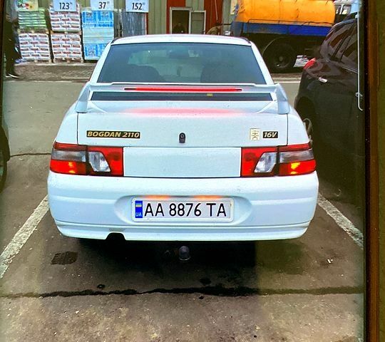Белый Богдан 2110, объемом двигателя 1.6 л и пробегом 140 тыс. км за 3400 $, фото 1 на Automoto.ua