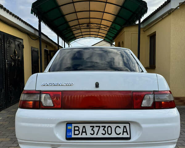 Богдан 2110 2014 в Врадиевке на Automoto.ua Белый Богдан 2110, объемом двигателя 1.6 л и пробегом 130 тыс. км за 2800 $, фото 8 на Automoto.ua