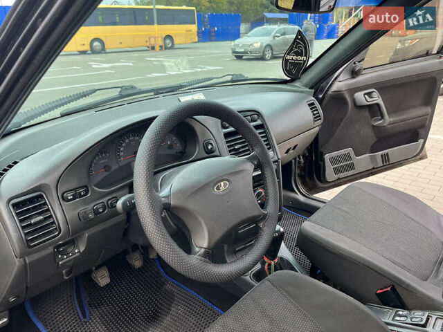 Черный Богдан 2110, объемом двигателя 1.6 л и пробегом 255 тыс. км за 3200 $, фото 11 на Automoto.ua