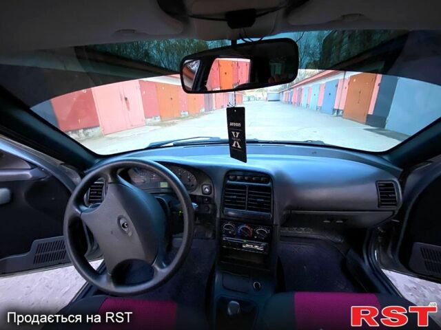 Богдан 2110, объемом двигателя 1.6 л и пробегом 100 тыс. км за 2300 $, фото 3 на Automoto.ua