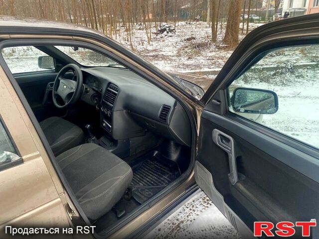 Богдан 2110, объемом двигателя 1.6 л и пробегом 100 тыс. км за 1950 $, фото 10 на Automoto.ua