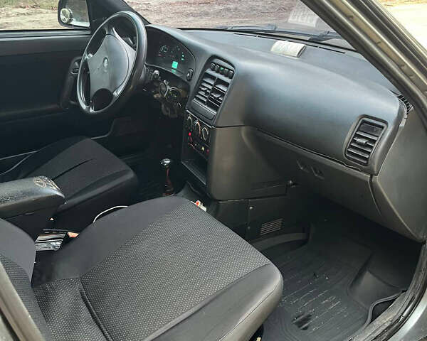 Серый Богдан 2110, объемом двигателя 1.6 л и пробегом 190 тыс. км за 2900 $, фото 7 на Automoto.ua