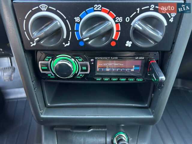 Серый Богдан 2110, объемом двигателя 1.6 л и пробегом 180 тыс. км за 2999 $, фото 15 на Automoto.ua