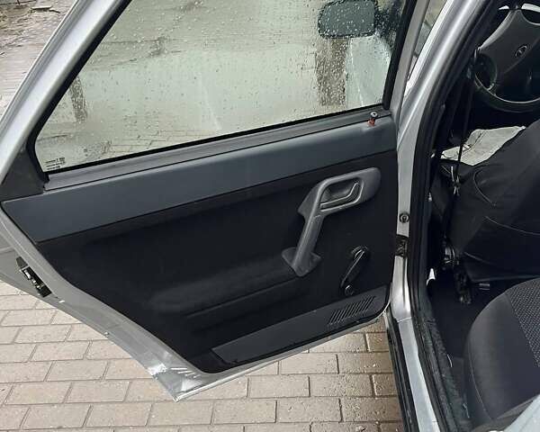 Серый Богдан 2110, объемом двигателя 1.6 л и пробегом 125 тыс. км за 2800 $, фото 19 на Automoto.ua