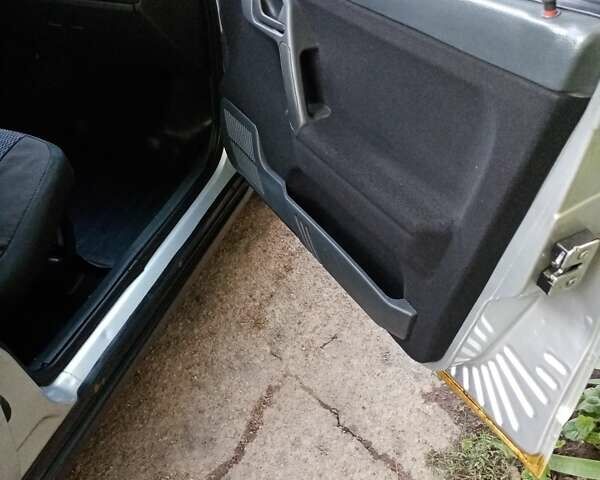 Серый Богдан 2110, объемом двигателя 1.6 л и пробегом 195 тыс. км за 2555 $, фото 22 на Automoto.ua