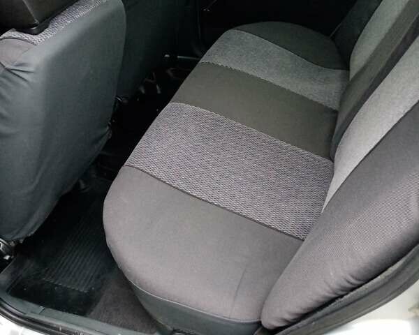 Серый Богдан 2110, объемом двигателя 1.6 л и пробегом 195 тыс. км за 2499 $, фото 17 на Automoto.ua