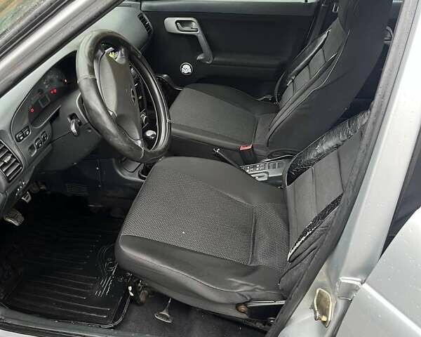 Серый Богдан 2110, объемом двигателя 1.6 л и пробегом 125 тыс. км за 2800 $, фото 8 на Automoto.ua