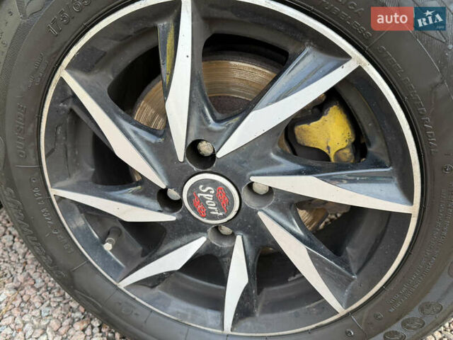 Зеленый Богдан 2110, объемом двигателя 1.6 л и пробегом 100 тыс. км за 1999 $, фото 15 на Automoto.ua