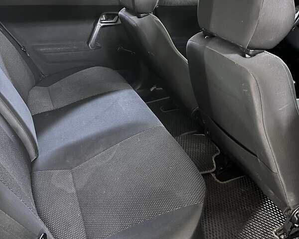 Зеленый Богдан 2110, объемом двигателя 1.6 л и пробегом 170 тыс. км за 3265 $, фото 10 на Automoto.ua