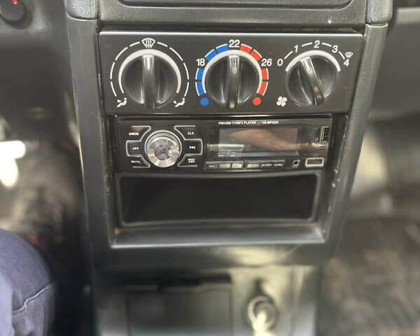 Богдан 2110 2013 в Кременце на Automoto.ua Зеленый Богдан 2110, объемом двигателя 1.6 л и пробегом 125 тыс. км за 2100 $, фото 7 на Automoto.ua