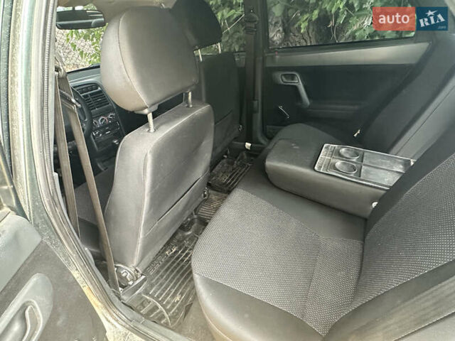 Зеленый Богдан 2110, объемом двигателя 1.6 л и пробегом 80 тыс. км за 2950 $, фото 7 на Automoto.ua