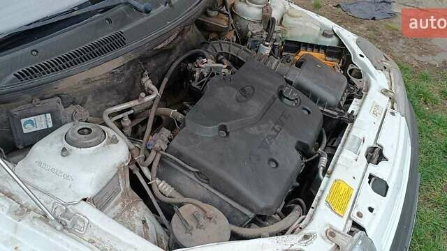 Белый Богдан 2111, объемом двигателя 1.6 л и пробегом 190 тыс. км за 1500 $, фото 12 на Automoto.ua