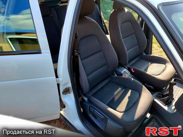 Белый Богдан 2111, объемом двигателя 1.6 л и пробегом 117 тыс. км за 3000 $, фото 3 на Automoto.ua