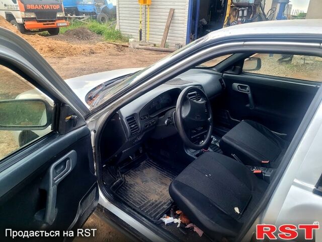 Богдан 2111, объемом двигателя 1.6 л и пробегом 305 тыс. км за 999 $, фото 2 на Automoto.ua