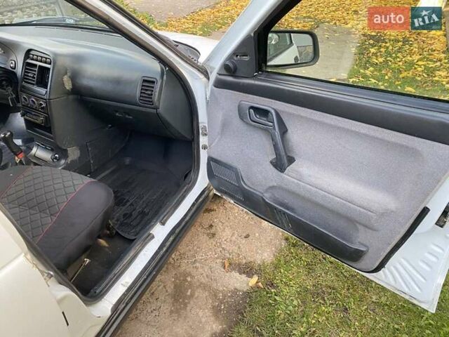 Богдан 2310 2011 в Черновцах на Automoto.ua Белый Богдан 2310, объемом двигателя 1.6 л и пробегом 178 тыс. км за 2800 $, фото 10 на Automoto.ua