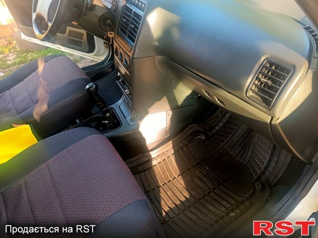 Белый Богдан 2310, объемом двигателя 1.6 л и пробегом 57 тыс. км за 3750 $, фото 10 на Automoto.ua