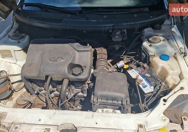 Белый Богдан 2310, объемом двигателя 1.6 л и пробегом 145 тыс. км за 2100 $, фото 1 на Automoto.ua