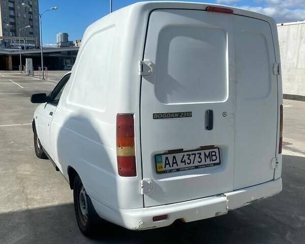Белый Богдан 2310, объемом двигателя 1.6 л и пробегом 320 тыс. км за 1850 $, фото 3 на Automoto.ua