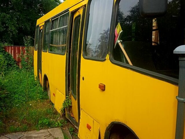 Желтый Богдан А 091, объемом двигателя 4.6 л и пробегом 238 тыс. км за 2500 $, фото 2 на Automoto.ua