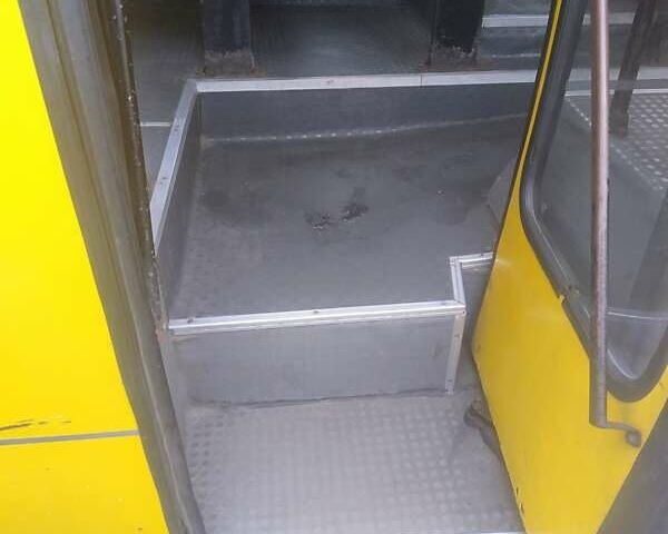 Желтый Богдан А 092, объемом двигателя 4.57 л и пробегом 700 тыс. км за 4700 $, фото 10 на Automoto.ua