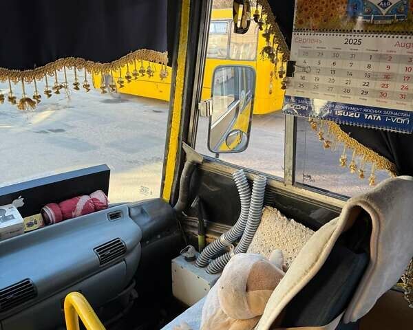 Желтый Богдан А 092, объемом двигателя 4.57 л и пробегом 800 тыс. км за 5000 $, фото 5 на Automoto.ua