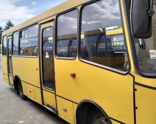 Желтый Богдан А-09202, объемом двигателя 4.6 л и пробегом 500 тыс. км за 7000 $, фото 1 на Automoto.ua