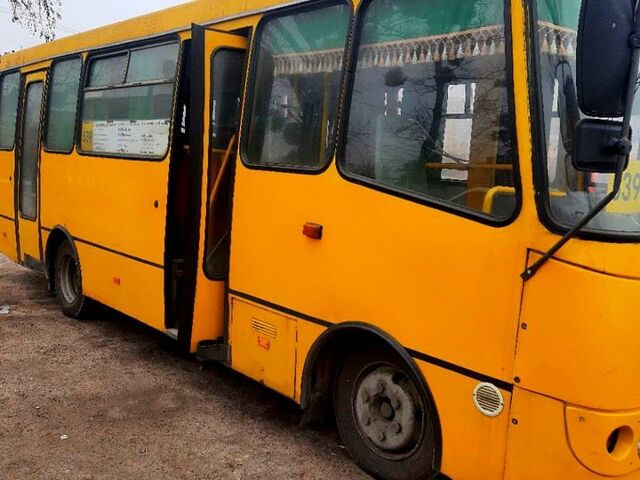 Желтый Богдан А092, объемом двигателя 4.6 л и пробегом 300 тыс. км за 6300 $, фото 8 на Automoto.ua