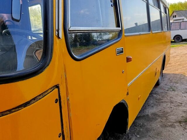 Желтый Богдан А092, объемом двигателя 4 л и пробегом 30 тыс. км за 6500 $, фото 2 на Automoto.ua