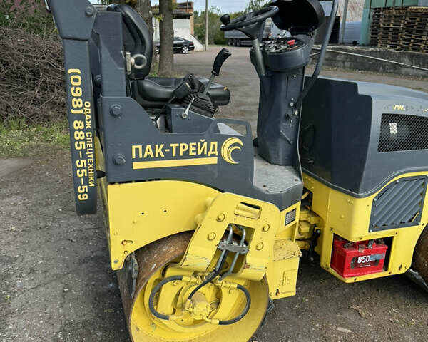 Желтый Бомаг BW 120AD-4 Roller, объемом двигателя 0 л и пробегом 14 тыс. км за 24000 $, фото 5 на Automoto.ua