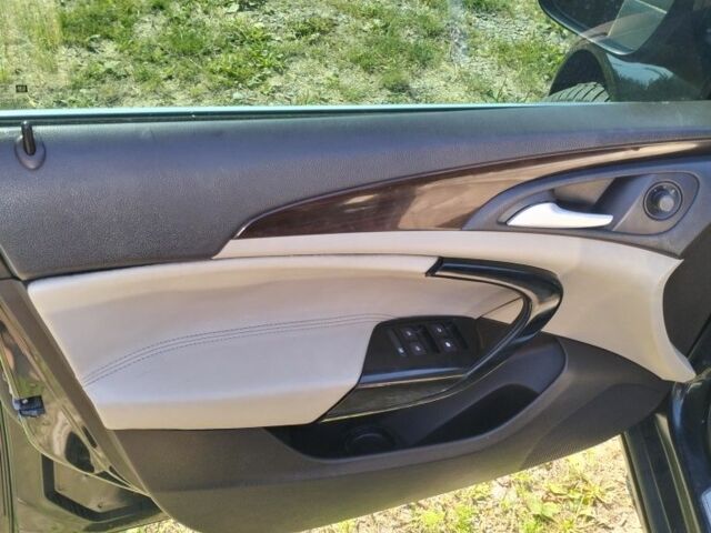 Черный Бьюик Сенчури, объемом двигателя 2.4 л и пробегом 260 тыс. км за 5800 $, фото 5 на Automoto.ua