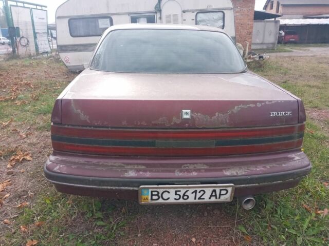 Червоний Бьюік Century, об'ємом двигуна 3.3 л та пробігом 250 тис. км за 2100 $, фото 3 на Automoto.ua