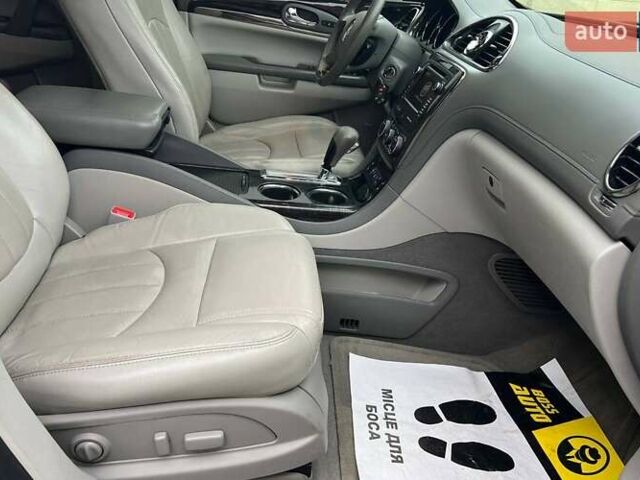 Белый Бьюик Энклейв, объемом двигателя 3.56 л и пробегом 240 тыс. км за 13800 $, фото 19 на Automoto.ua