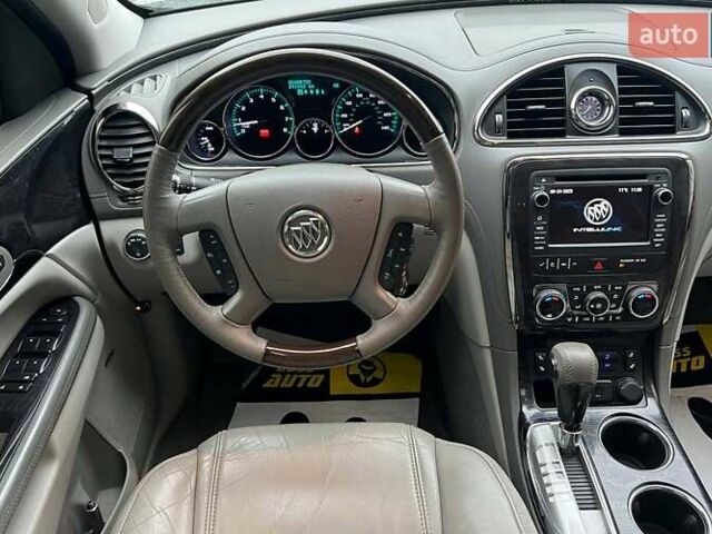 Белый Бьюик Энклейв, объемом двигателя 3.56 л и пробегом 240 тыс. км за 13800 $, фото 13 на Automoto.ua
