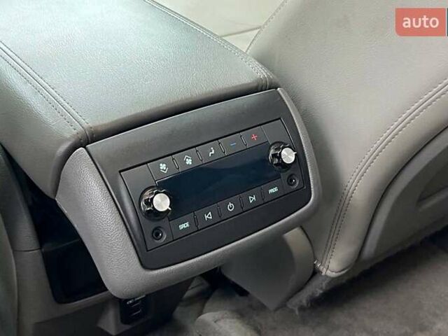 Белый Бьюик Энклейв, объемом двигателя 3.56 л и пробегом 240 тыс. км за 13800 $, фото 22 на Automoto.ua