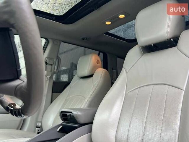 Белый Бьюик Энклейв, объемом двигателя 3.56 л и пробегом 240 тыс. км за 13800 $, фото 8 на Automoto.ua