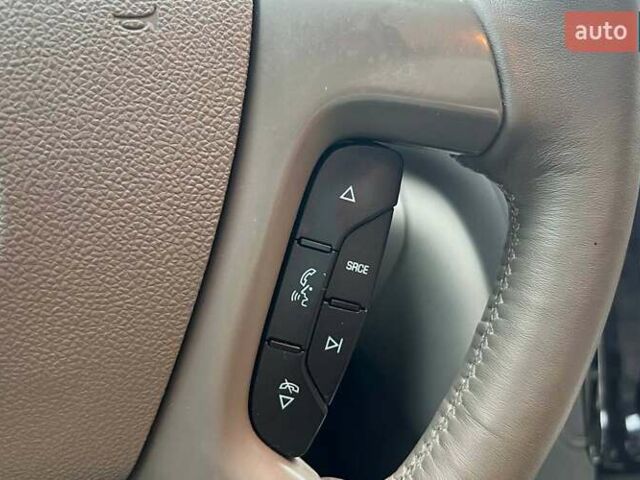 Белый Бьюик Энклейв, объемом двигателя 3.56 л и пробегом 240 тыс. км за 13800 $, фото 12 на Automoto.ua