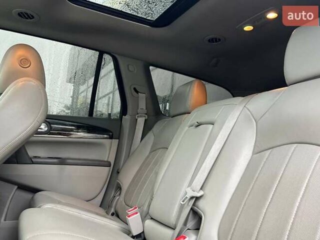 Белый Бьюик Энклейв, объемом двигателя 3.56 л и пробегом 240 тыс. км за 13800 $, фото 20 на Automoto.ua