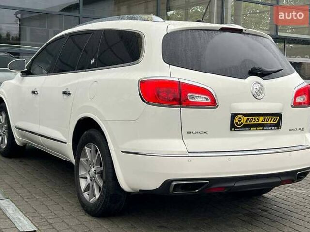 Белый Бьюик Энклейв, объемом двигателя 3.56 л и пробегом 240 тыс. км за 13800 $, фото 4 на Automoto.ua