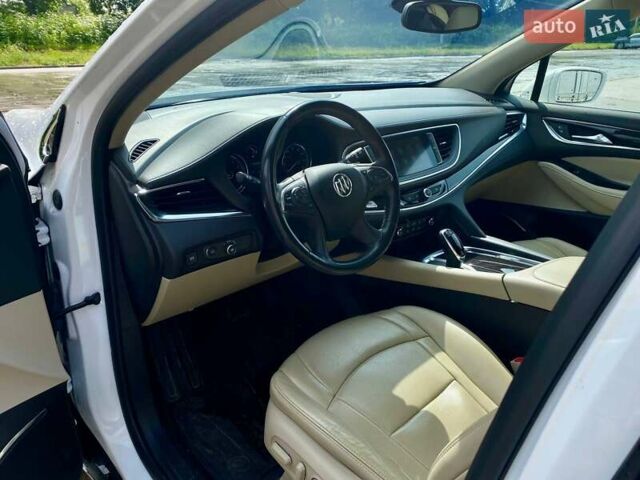 Белый Бьюик Энклейв, объемом двигателя 3.56 л и пробегом 60 тыс. км за 19990 $, фото 23 на Automoto.ua