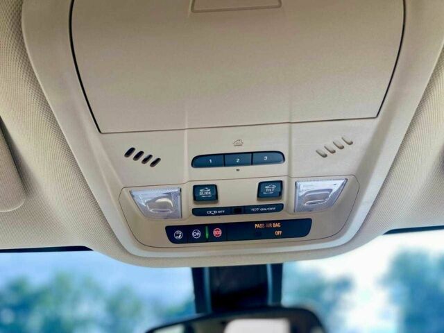 Белый Бьюик Энклейв, объемом двигателя 3.6 л и пробегом 60 тыс. км за 19990 $, фото 19 на Automoto.ua