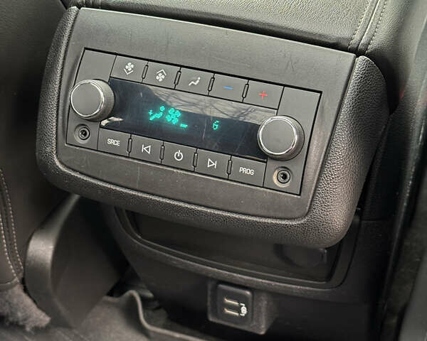 Чорний Бьюік Енклейв, об'ємом двигуна 3.56 л та пробігом 175 тис. км за 13999 $, фото 23 на Automoto.ua